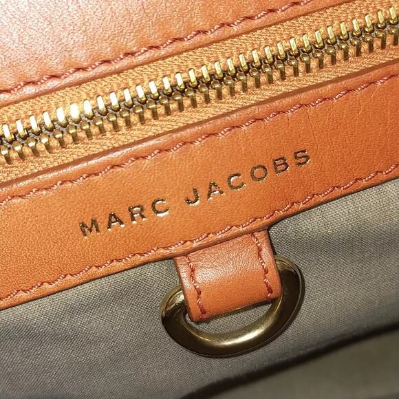 Marc Jacobs Orange Shoulder Bag with Gold-Tone Hardware - Picture 12 of 16